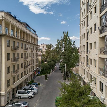 Ambassador Hotel Бішкек Екстер'єр фото